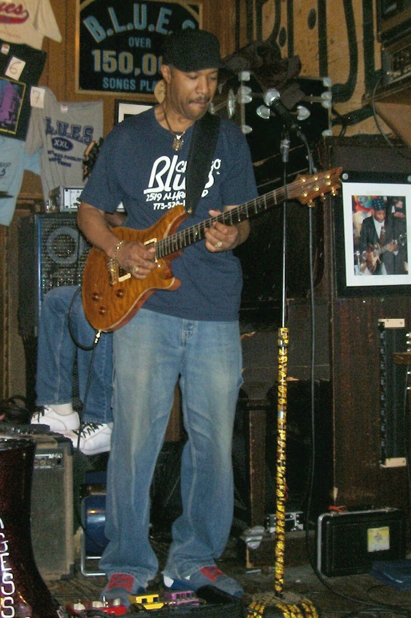 Carlos Showers, one of Chicago's finest musicians !